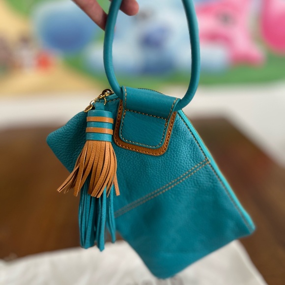 HOBO Wristlet Blue Pebbled Leather Aqua Sable Clutch Wallet NWOT - Picture 4 of 4